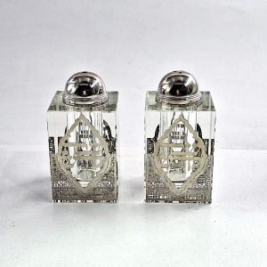 CRYSTAL/SILVER PLAQUE SALT/PEPPER DISH 8 CM.