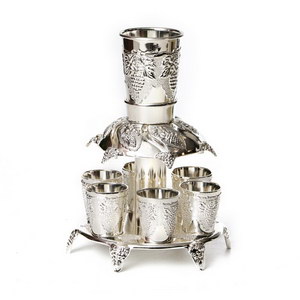 SILVER PLATED GRAPES  WINE DIVIDER/6 SMALL CUPS/TRAY 22 CM.