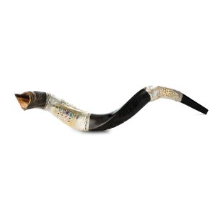 S "BREAST PLATE" YEMENITE LARGE SHOFAR ON STAND